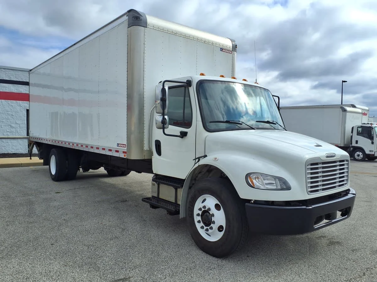 2022 Freightliner M2 106 in Cleveland, OH — photo 3