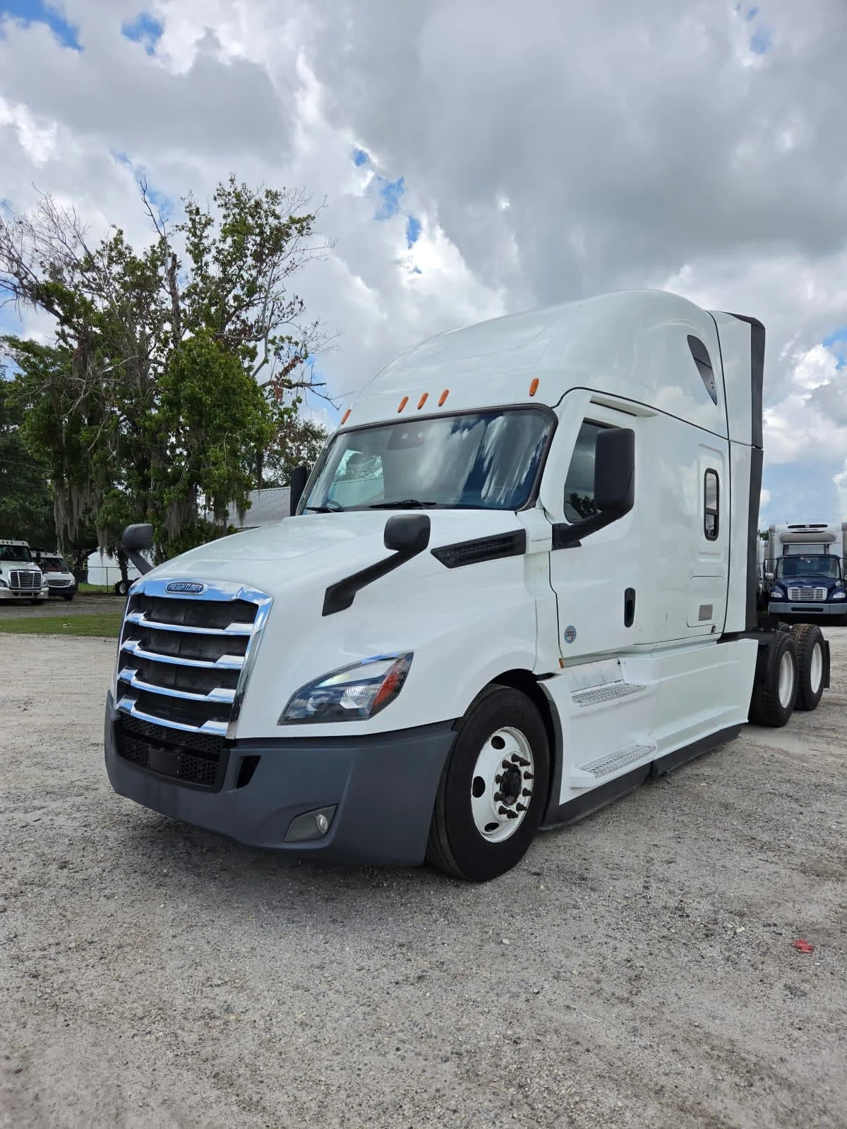 2022 Freightliner Cascadia in Orlando, FL