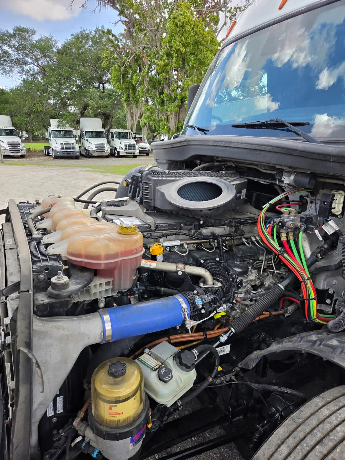 2022 Freightliner Cascadia in Orlando, FL — photo 9