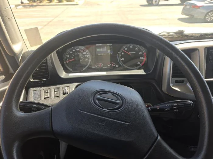 2020 Hino 268 — photo 10