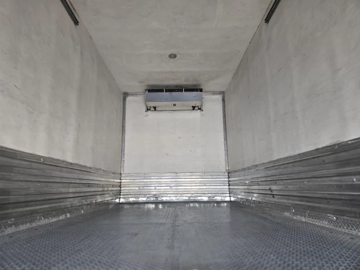 2020 Hino 268 — photo 7