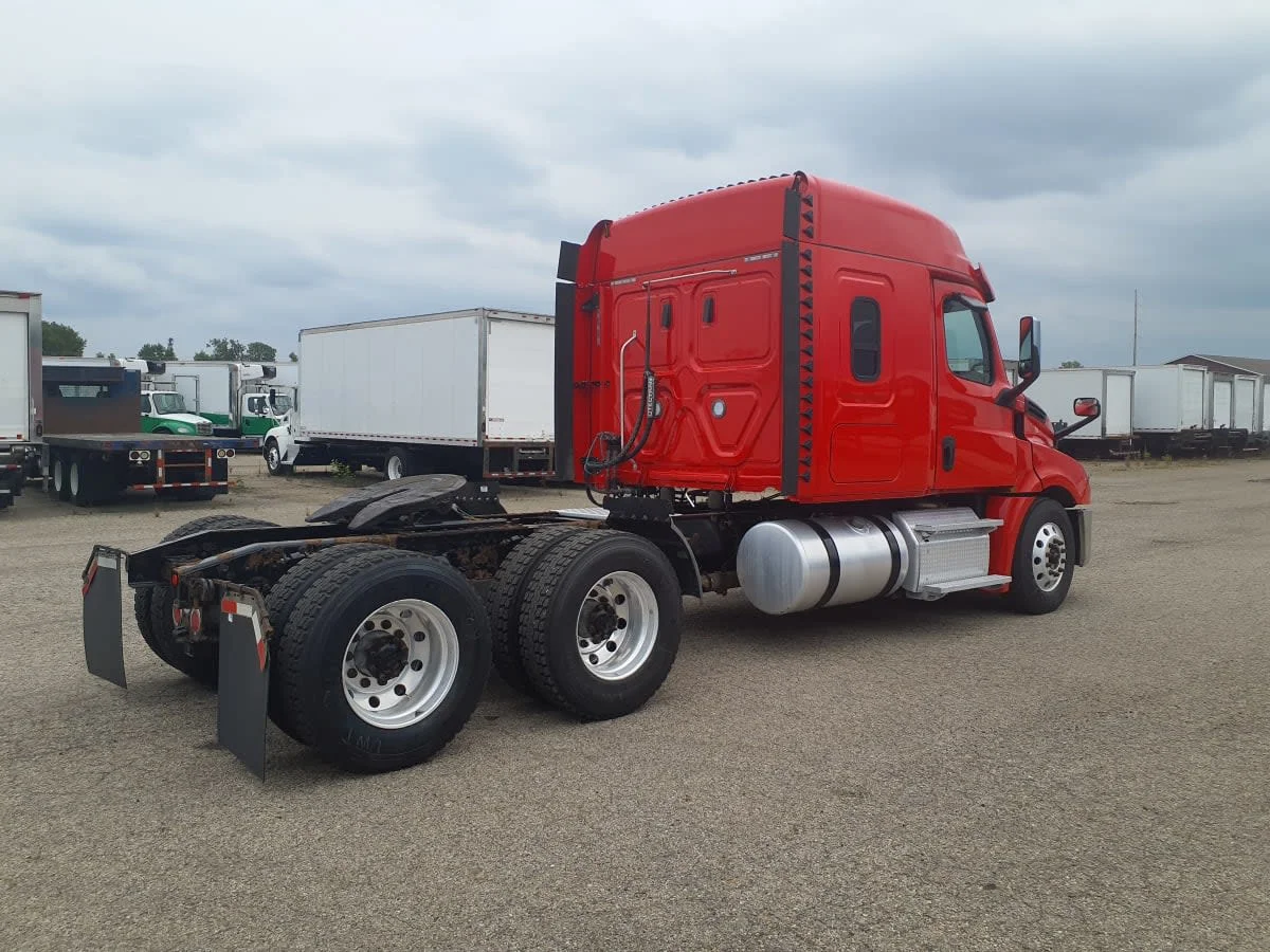 2019 Freightliner Cascadia in Wayland, MI — photo 4