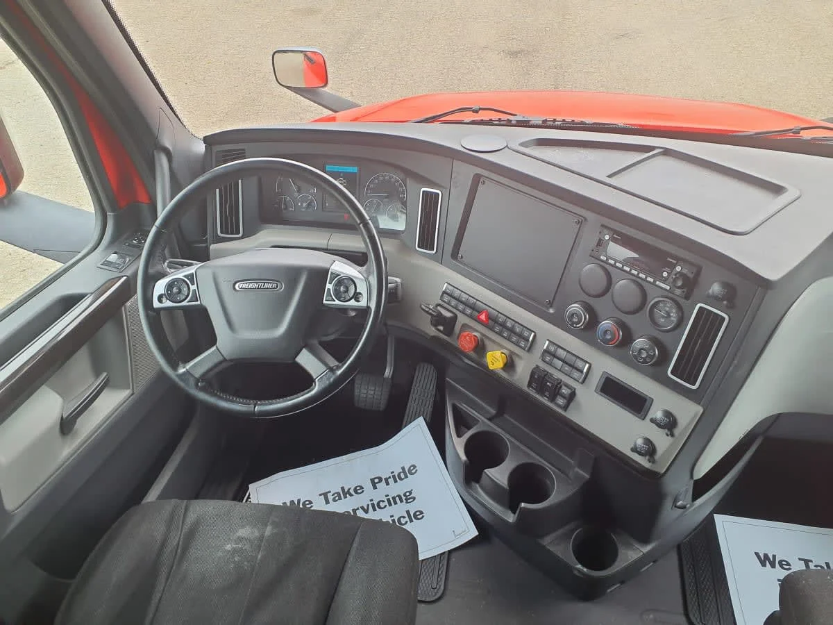 2019 Freightliner Cascadia in Wayland, MI — photo 7