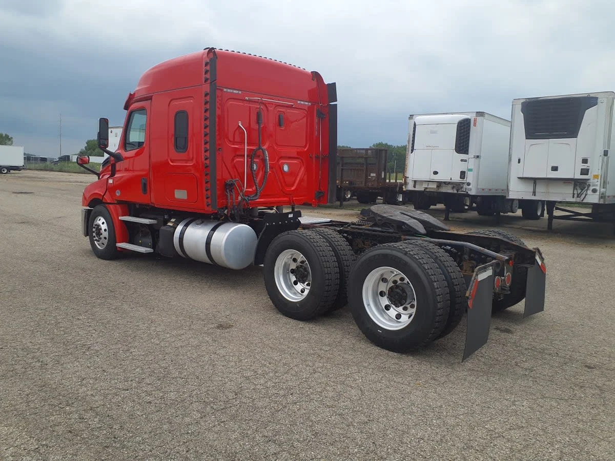 2019 Freightliner Cascadia in Wayland, MI — photo 6