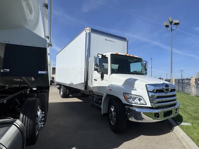 2026 Hino L6 - image 2