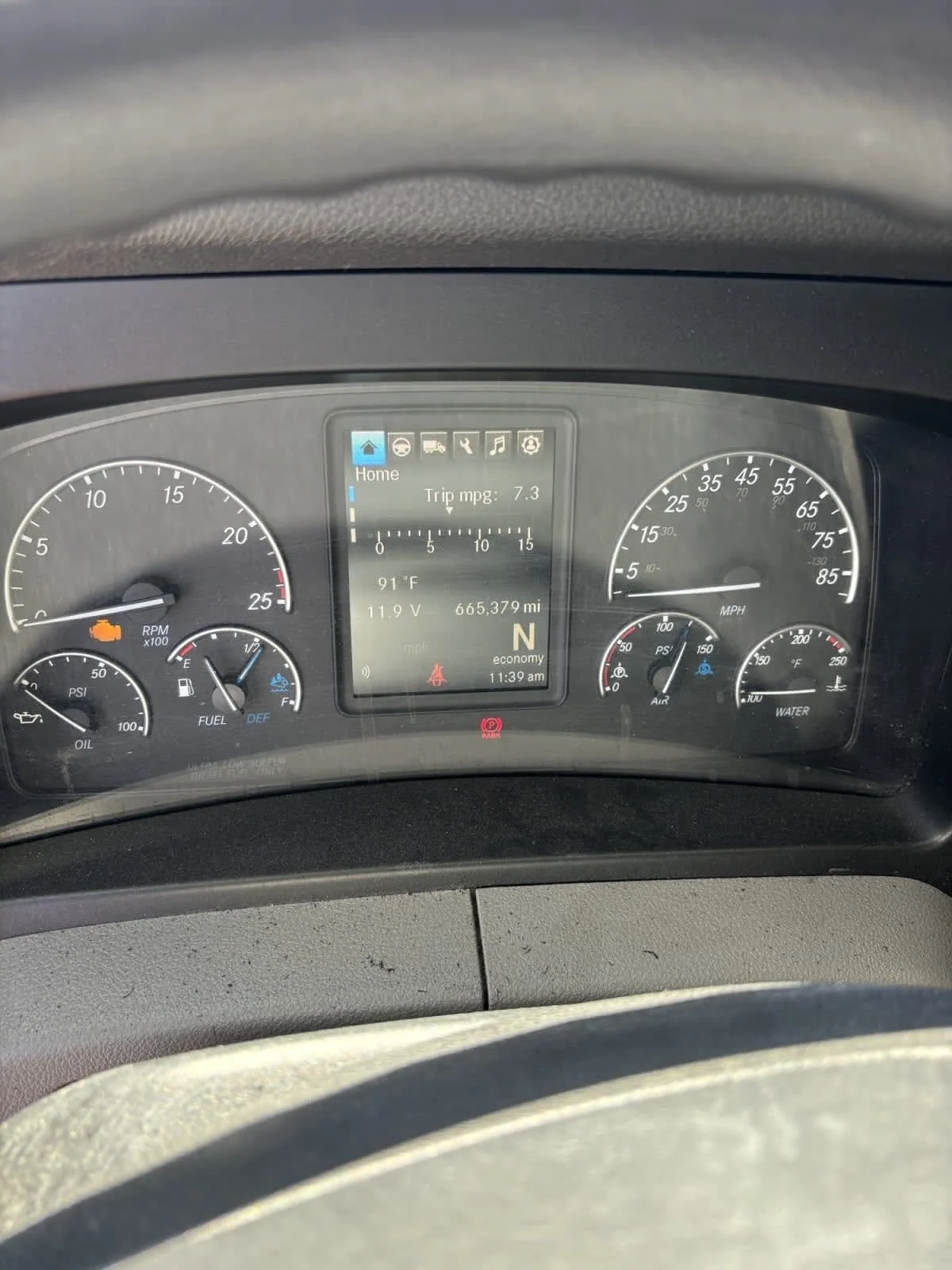 2022 Freightliner Cascadia in Jacksonville, FL — photo 10