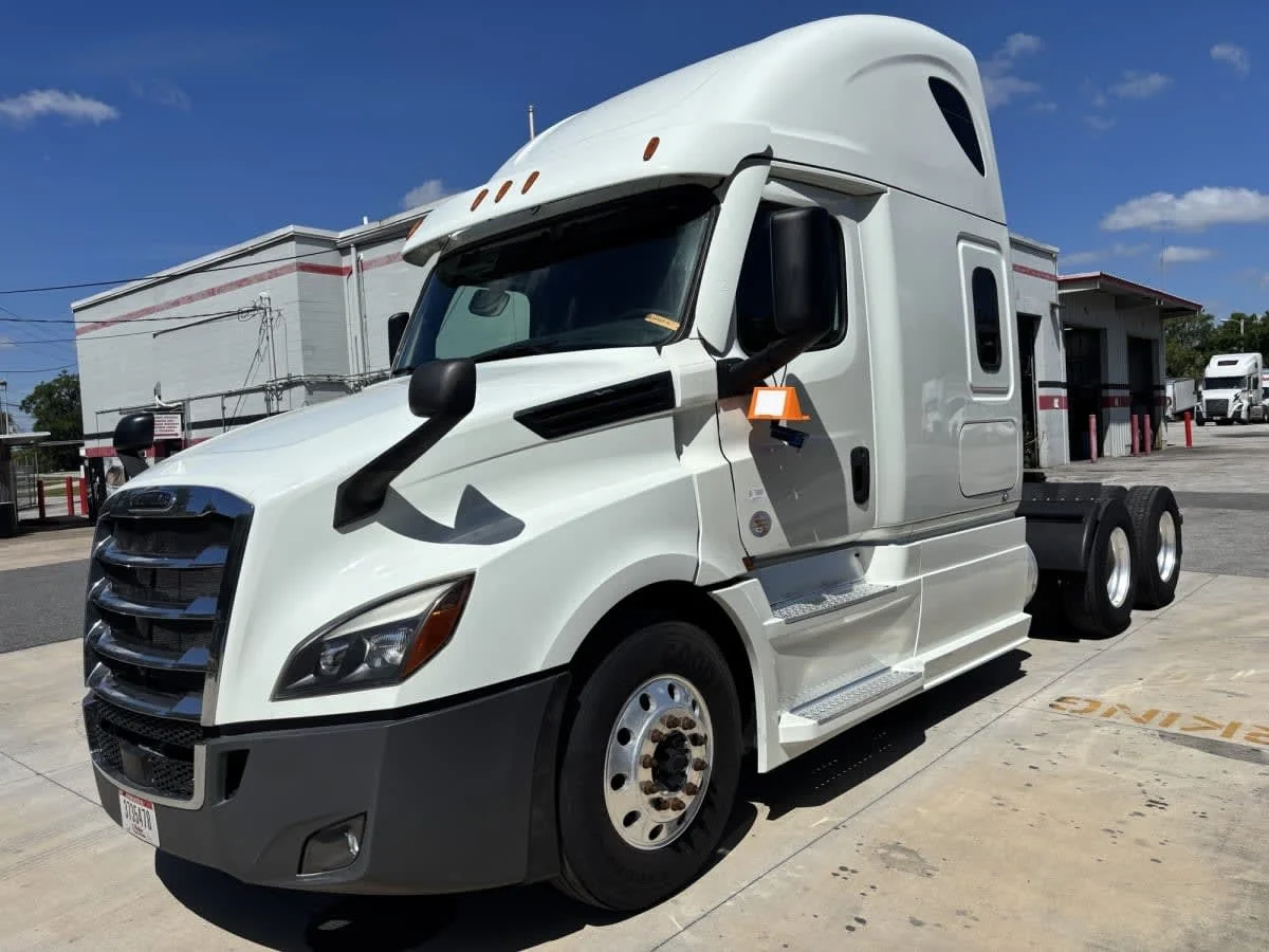 2022 Freightliner Cascadia in Jacksonville, FL