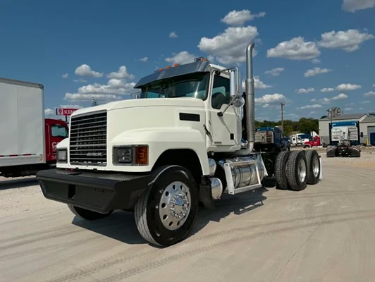 2019 Mack Pinnacle in Tulsa, OK — photo 8
