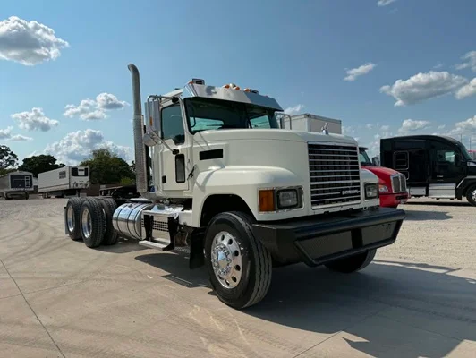 2019 Mack Pinnacle