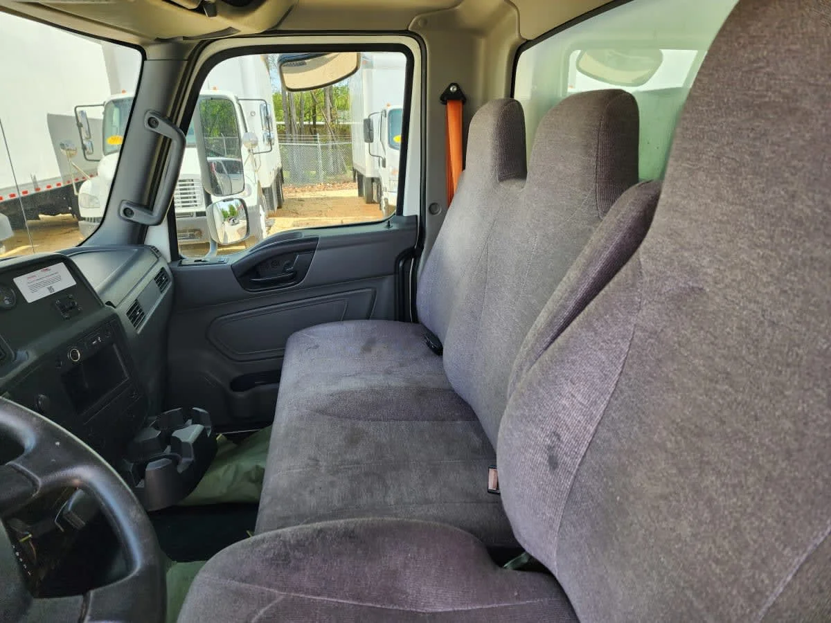 2020 International MV - image 7