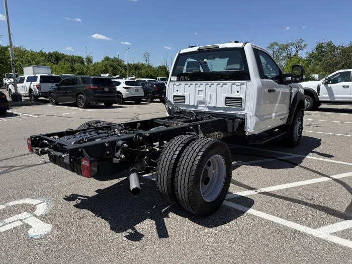2025 Ford F-600 — photo 6