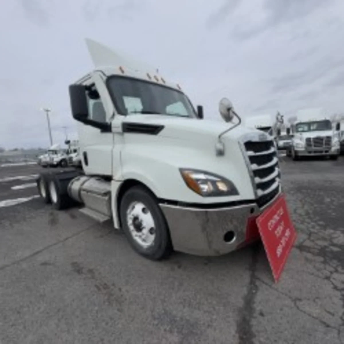 2021 Freightliner Cascadia - image 3