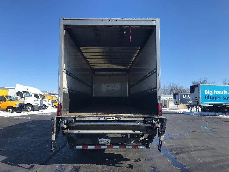 2019 Freightliner M2 106 - image 8