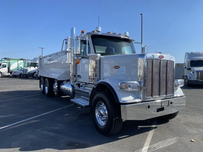 2027 Peterbilt 589 in Sylmar, CA — photo 4