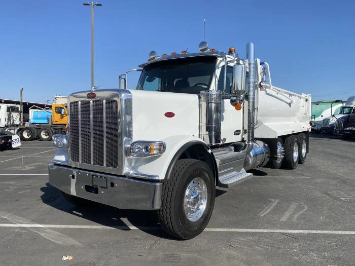 2027 Peterbilt 589 in Sylmar, CA — photo 2