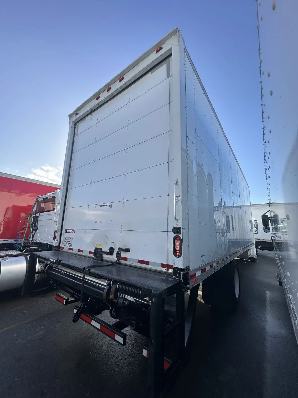 2018 Freightliner M2 106 in Montebello, CA — photo 4