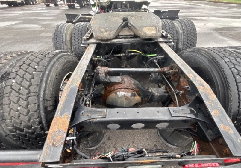 2020 International LT - image 6