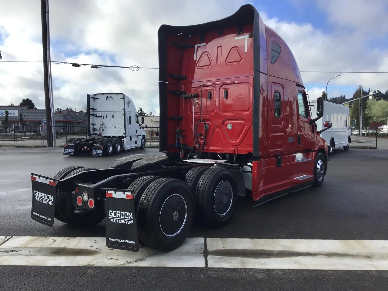 2022 Freightliner Cascadia - image 2