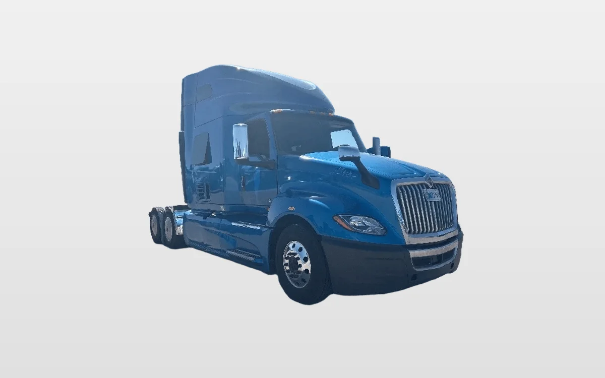 2021 International LT - image 1