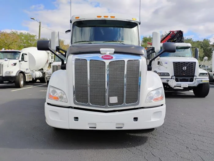 2022 Peterbilt 579 - image 5