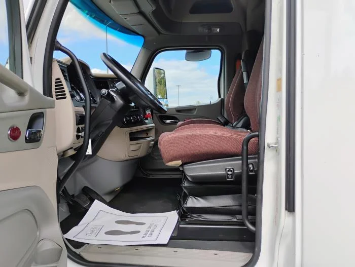 2022 Peterbilt 579 - image 19