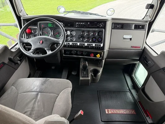 2019 Kenworth T800 in Springfield, MO — photo 21