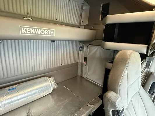 2019 Kenworth T800 in Springfield, MO — photo 25