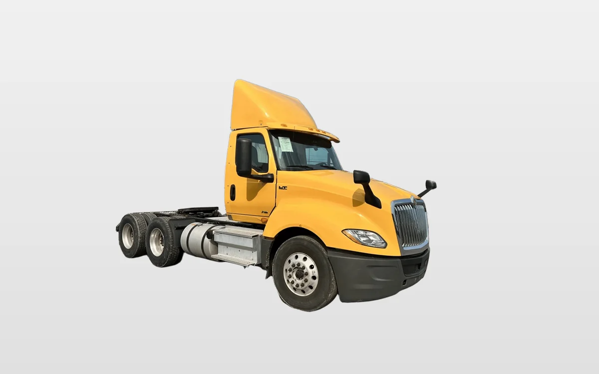 2019 International LT - image 1