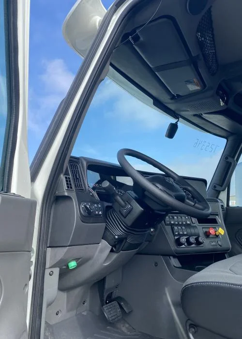 2026 International LT in Kansas City, MO — photo 10