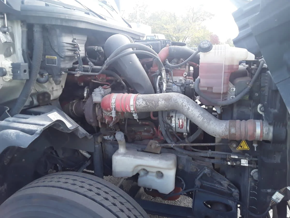 2019 International LT in Hilliard, OH — photo 8