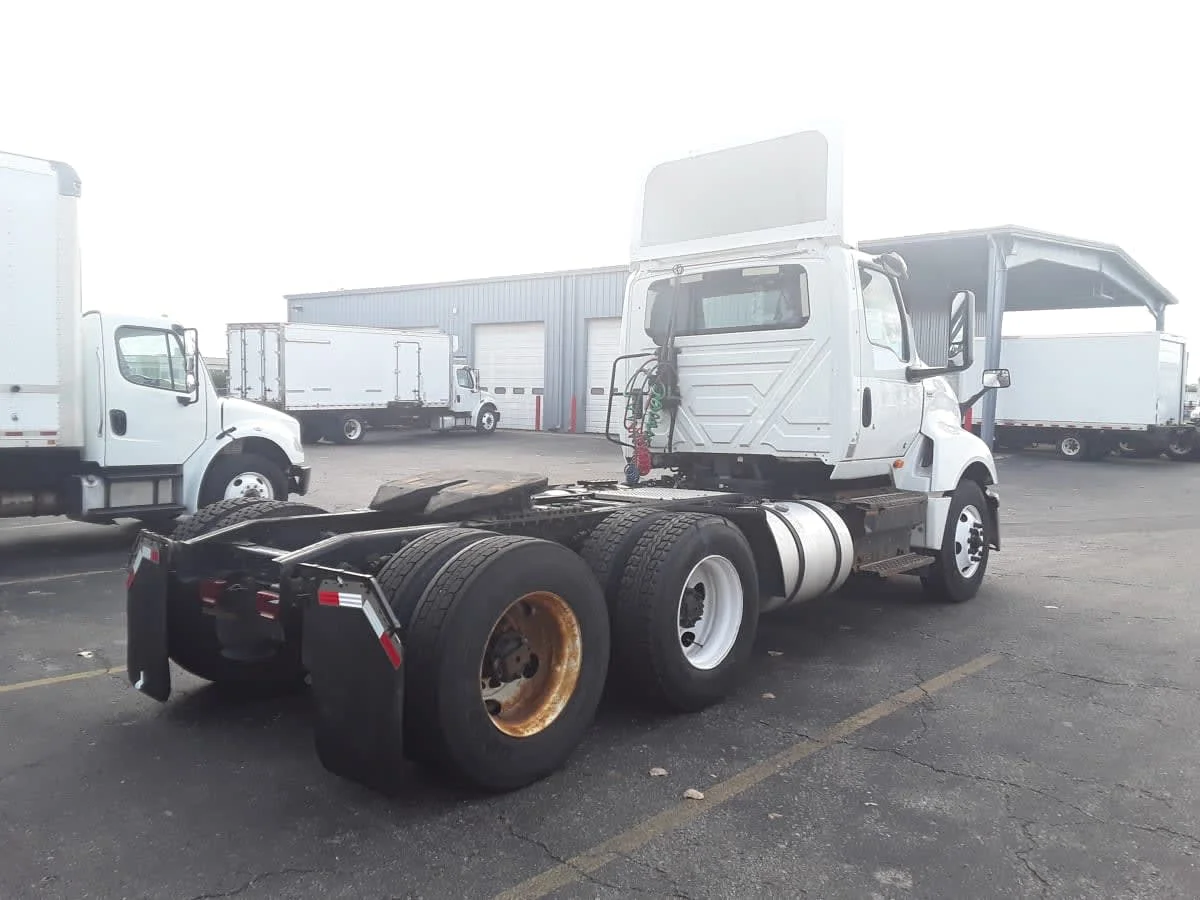 2019 International LT in Hilliard, OH — photo 4