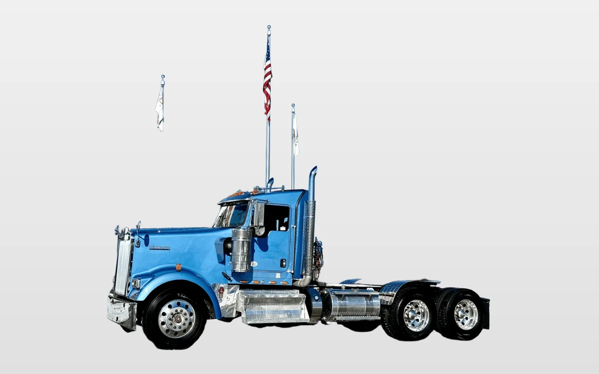 2020 Kenworth W900 - image 1