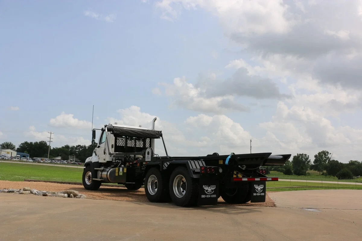 2027 Freightliner 114SD — photo 12