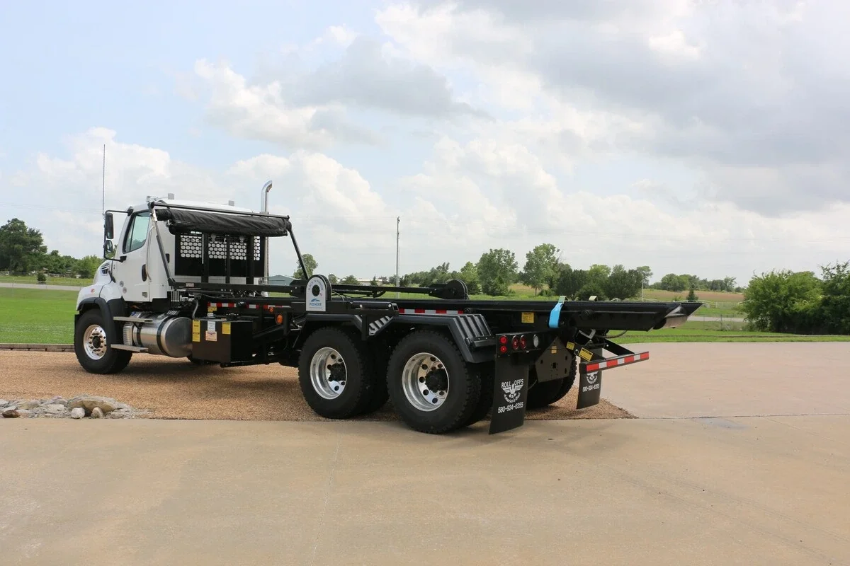 2027 Freightliner 114SD — photo 13