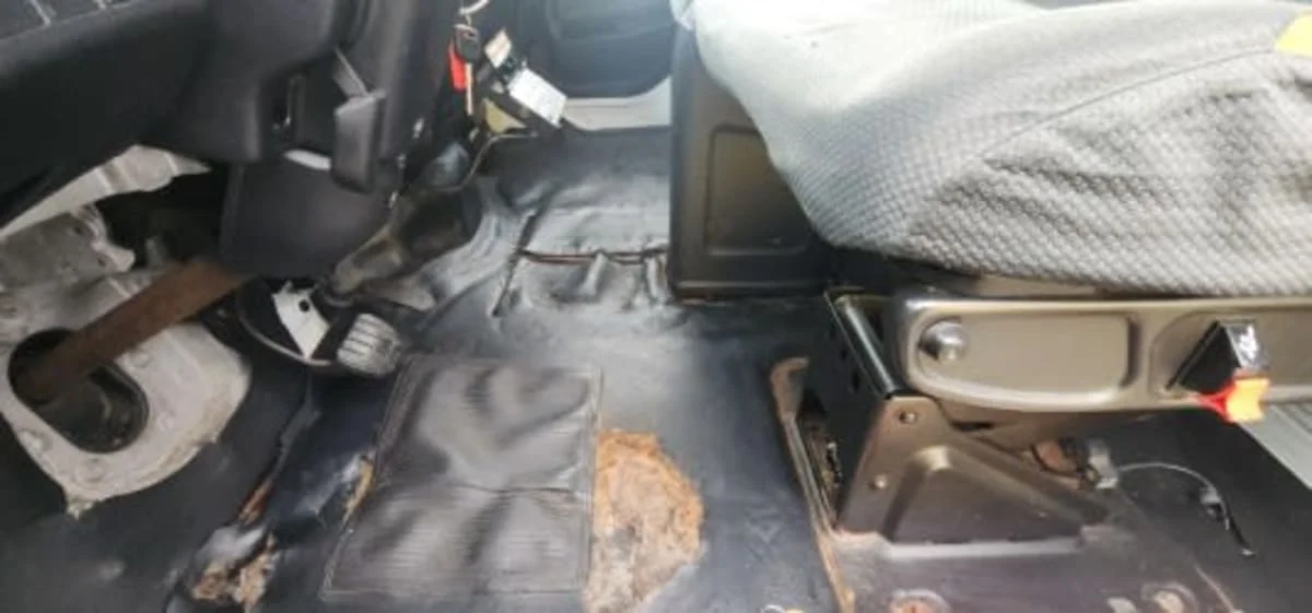 2016 Hino 268 - image 9