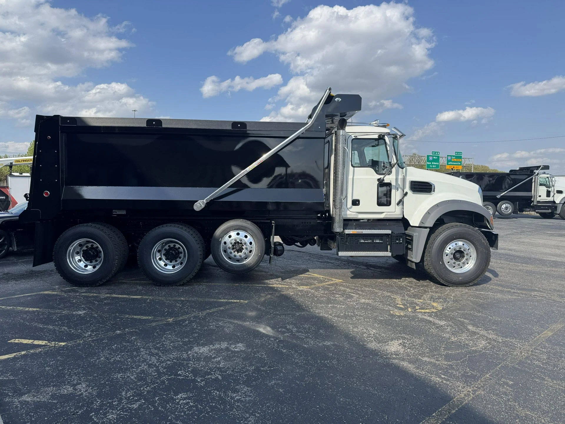 2027 Mack Granite - image 4