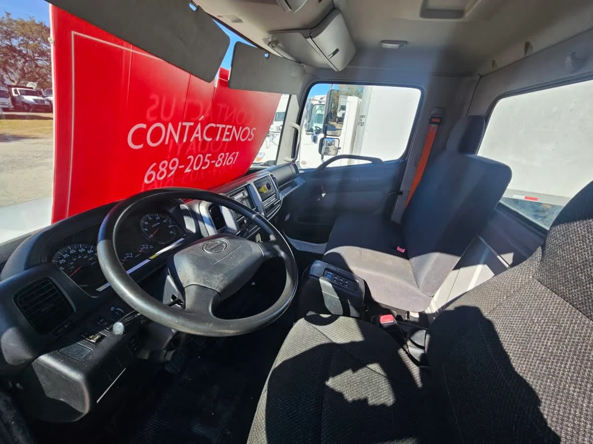 2016 Hino 338 - image 7