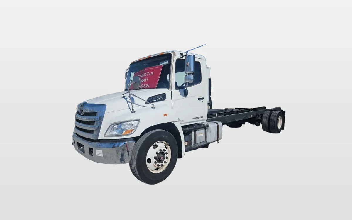 2016 Hino 338 - image 1