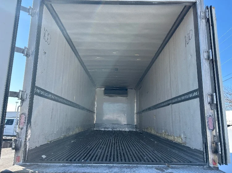 2019 International MV - image 8