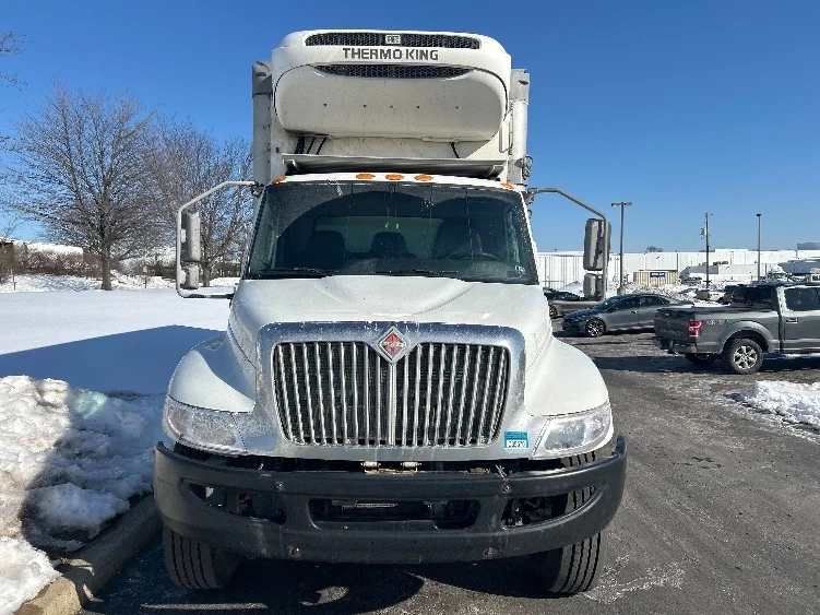 2019 International MV - image 2