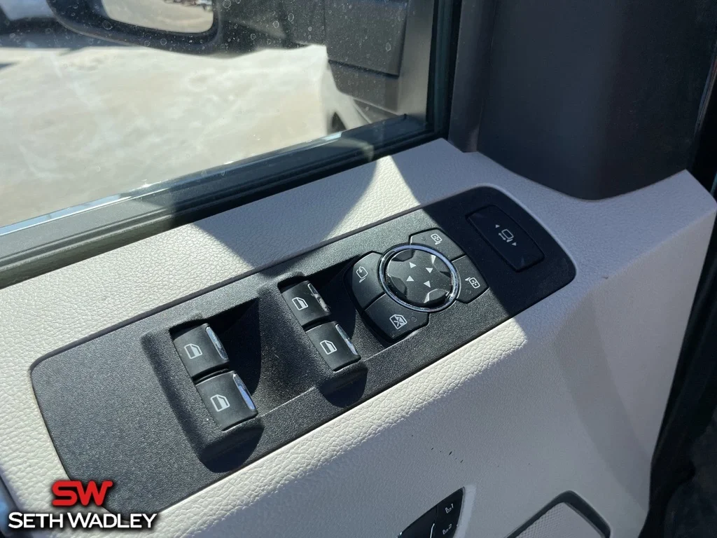2020 Ford — photo 19