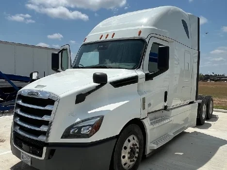 2020 Freightliner Cascadia - image 6