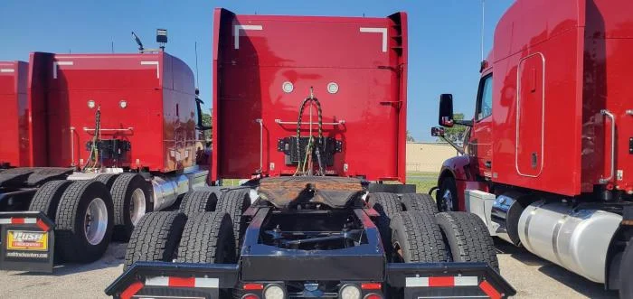 2023 Peterbilt 579 — photo 4