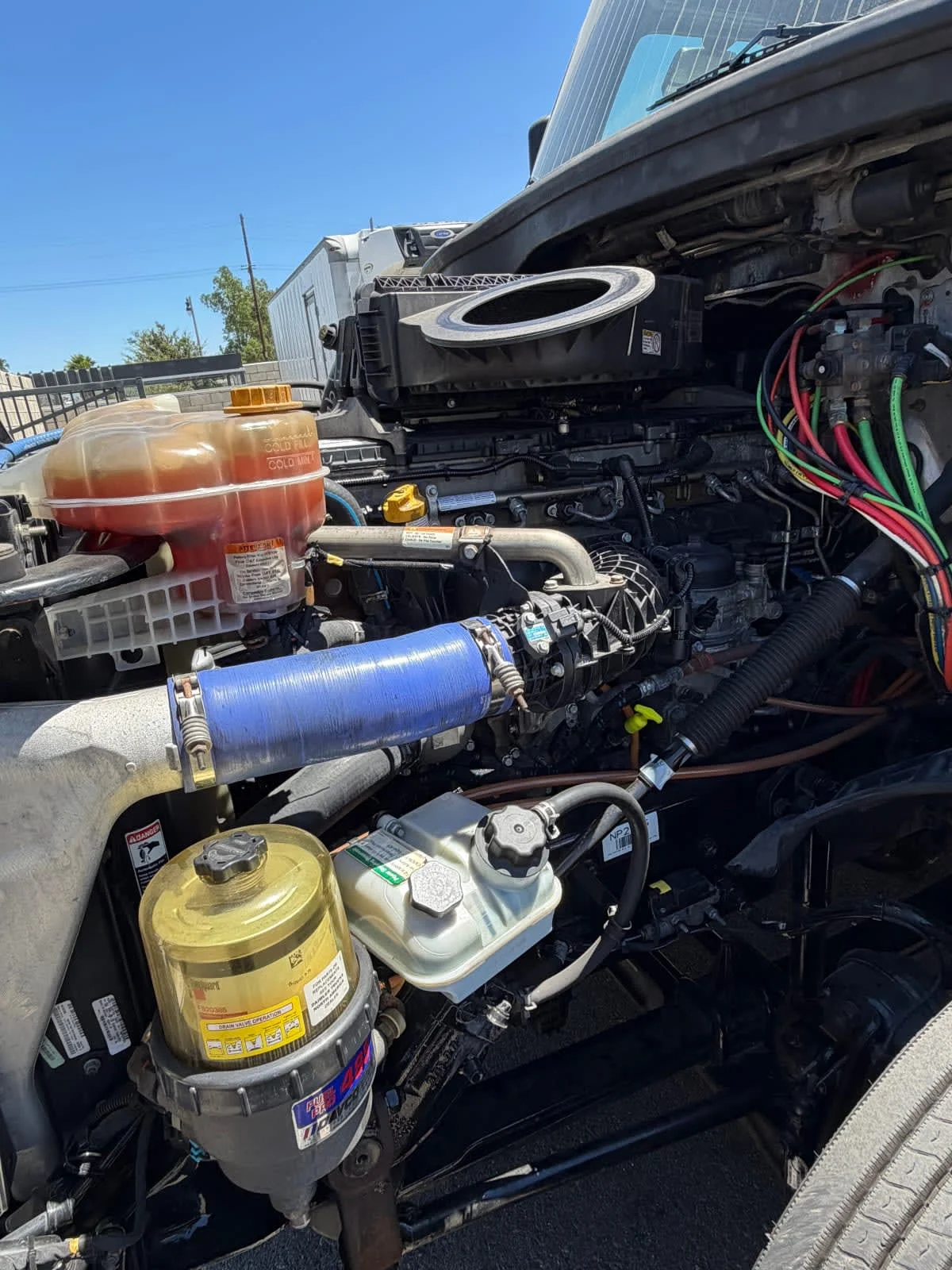 2022 Freightliner Cascadia in Fontana, CA — photo 9