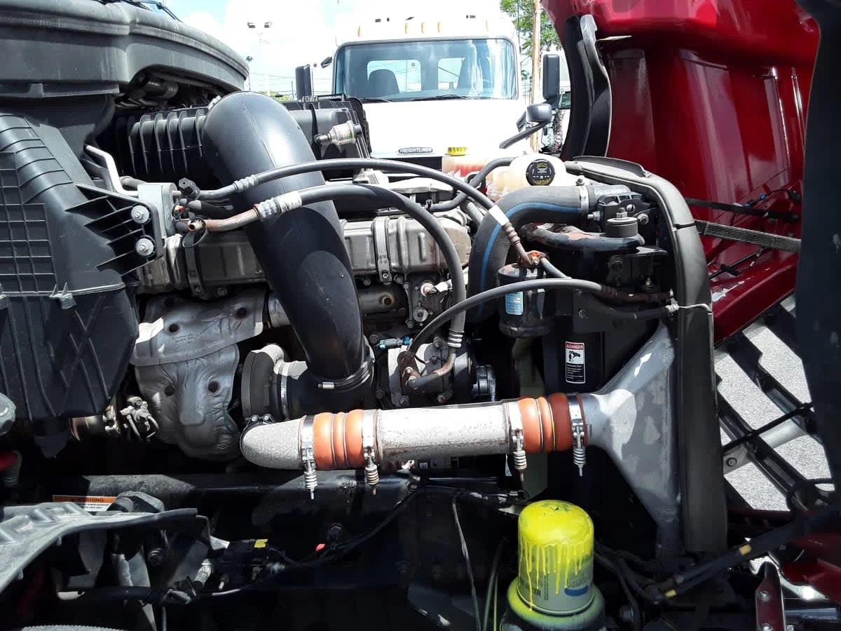2020 Freightliner Cascadia in Allentown, PA — photo 15