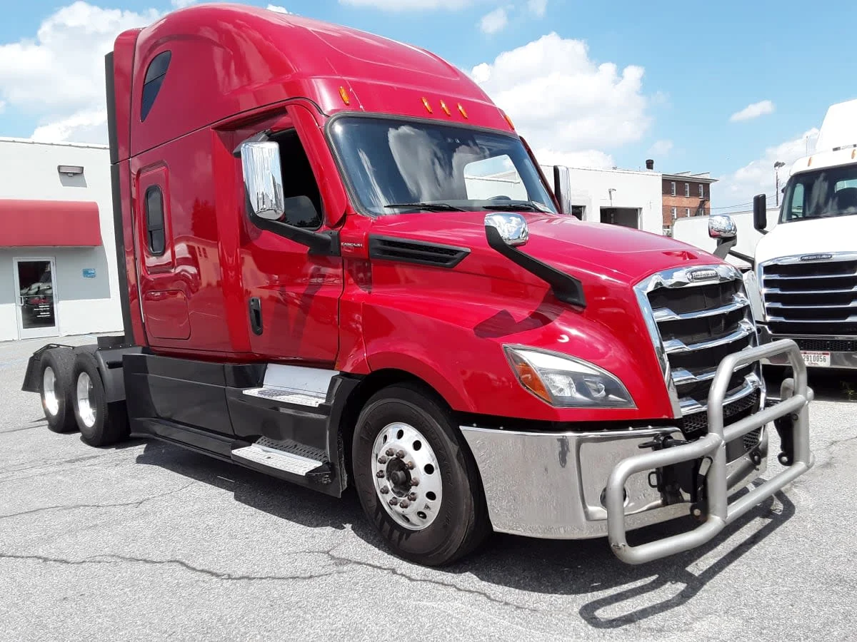 2020 Freightliner Cascadia in Allentown, PA — photo 3
