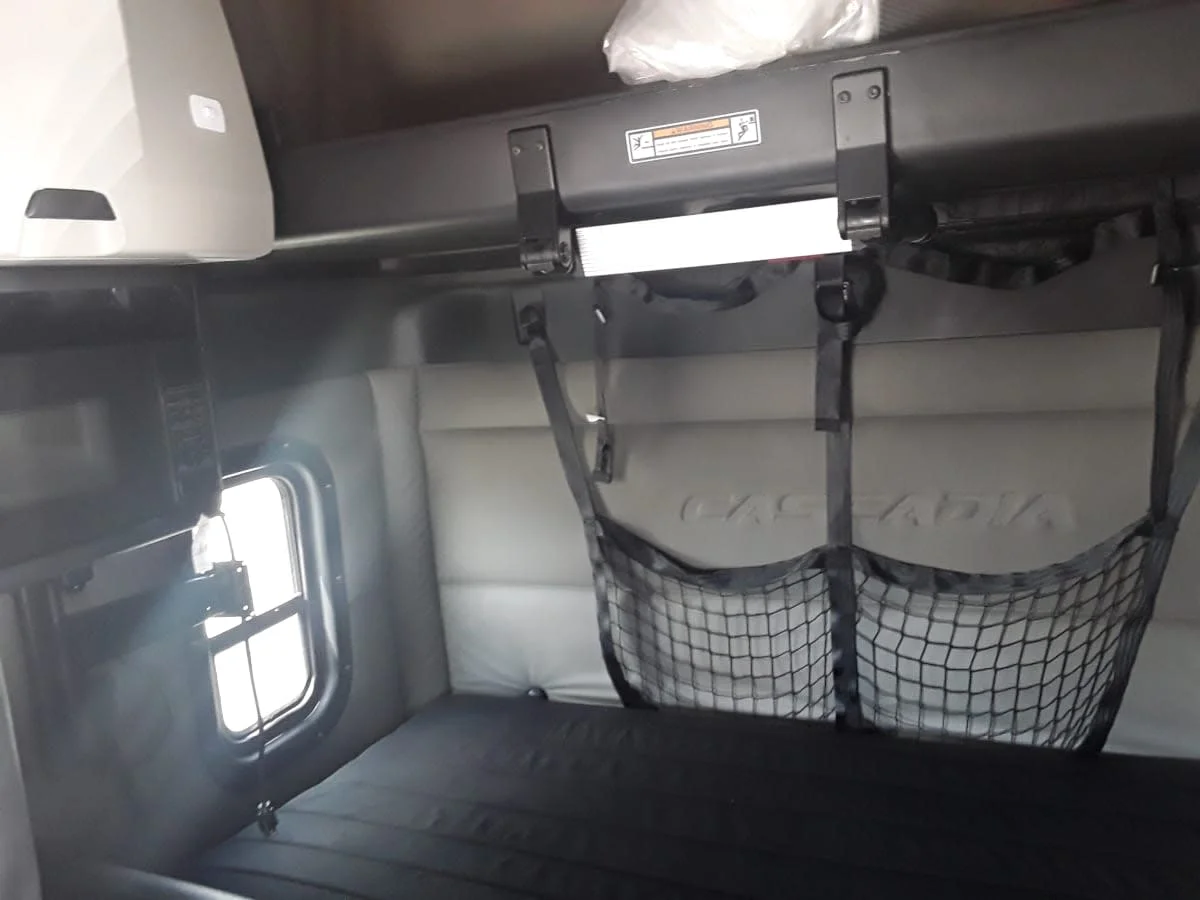 2020 Freightliner Cascadia in Allentown, PA — photo 7