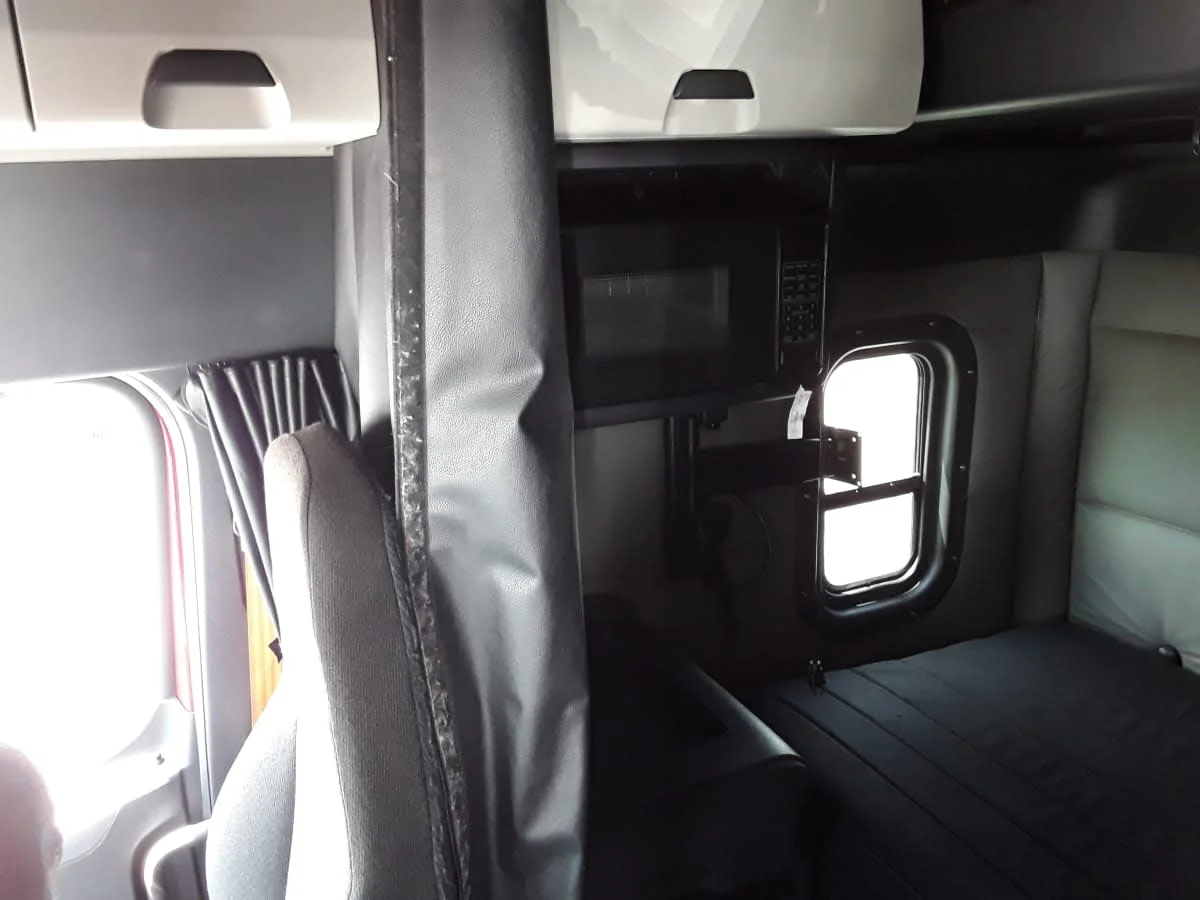 2020 Freightliner Cascadia in Allentown, PA — photo 8