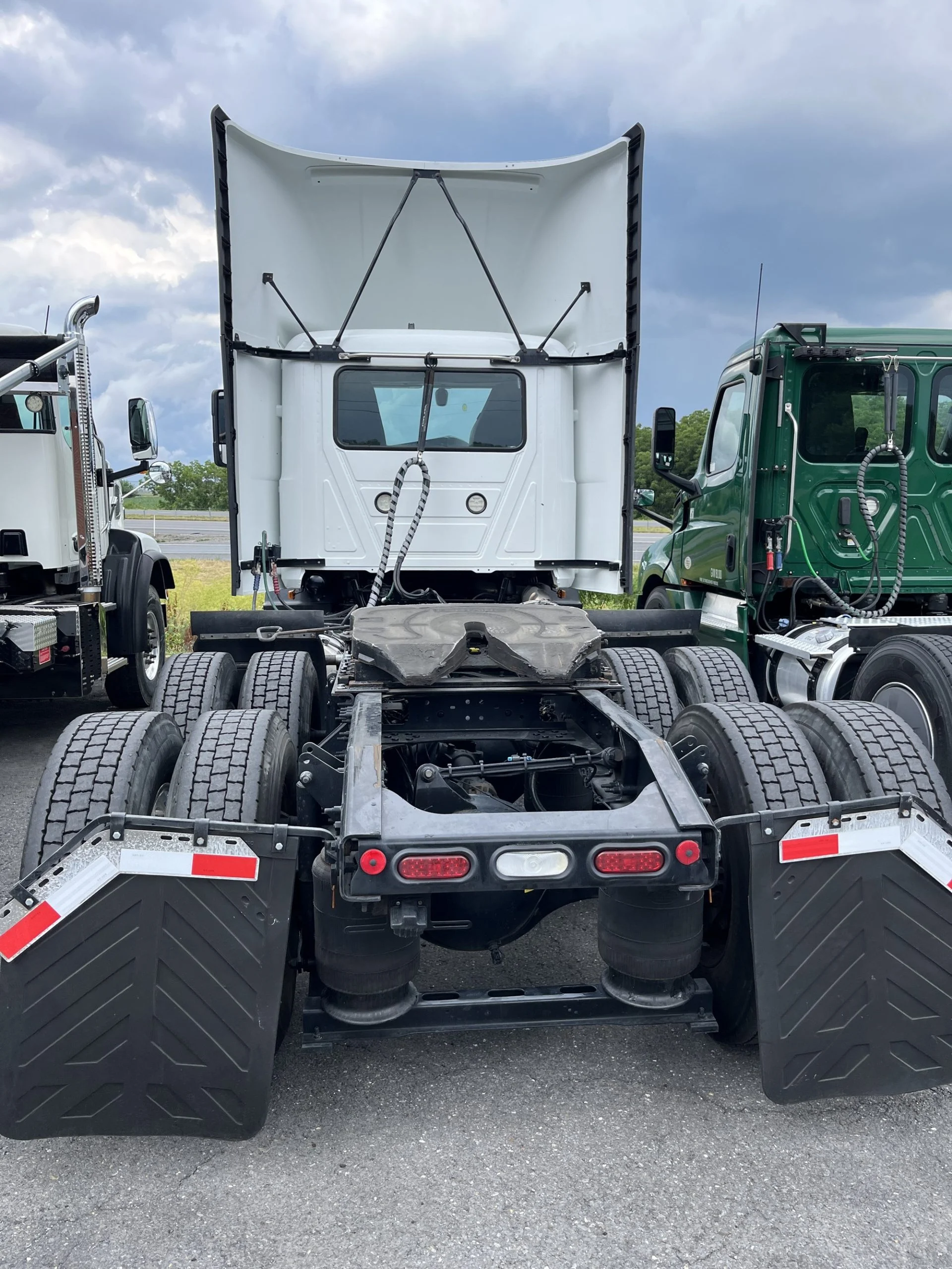 2023 Mack Anthem in Ephrata, PA — photo 3