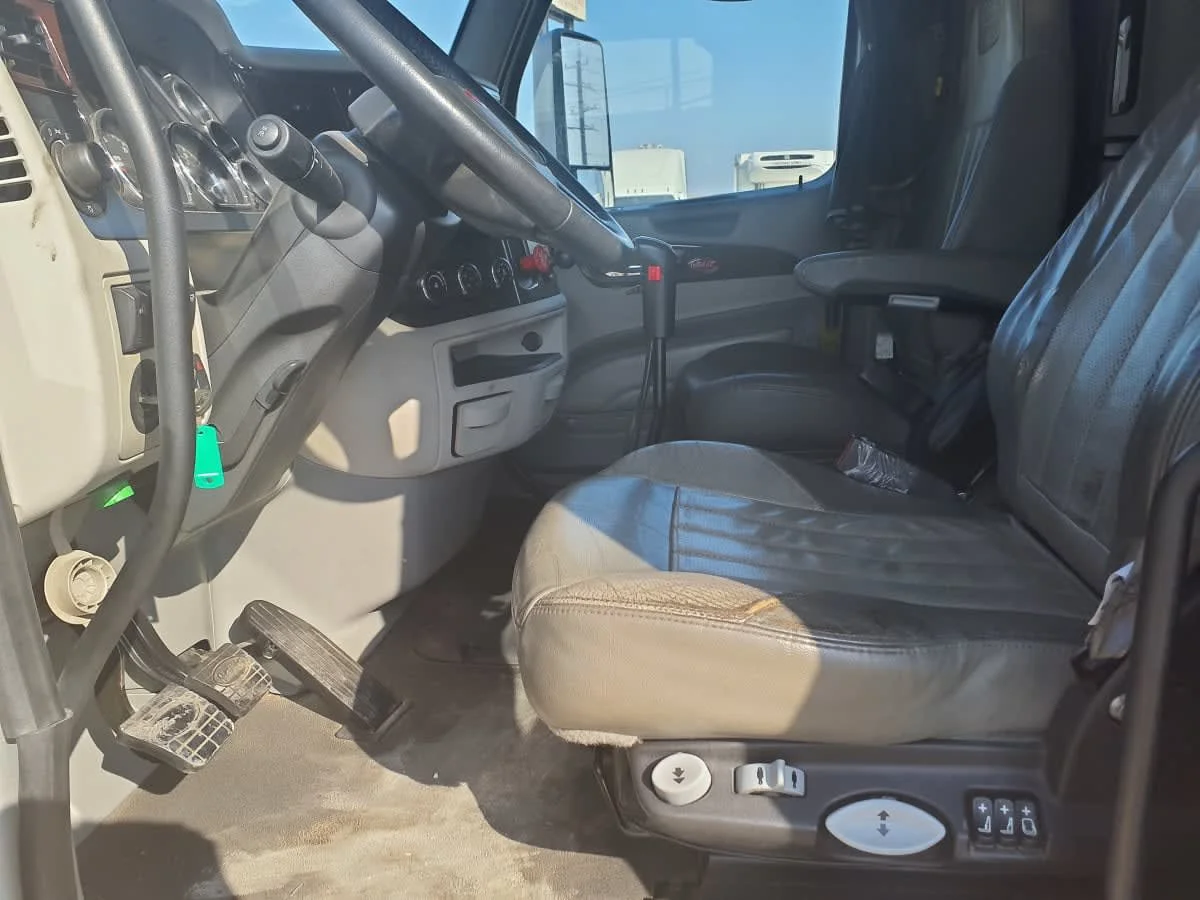 2021 Peterbilt 579 - image 11